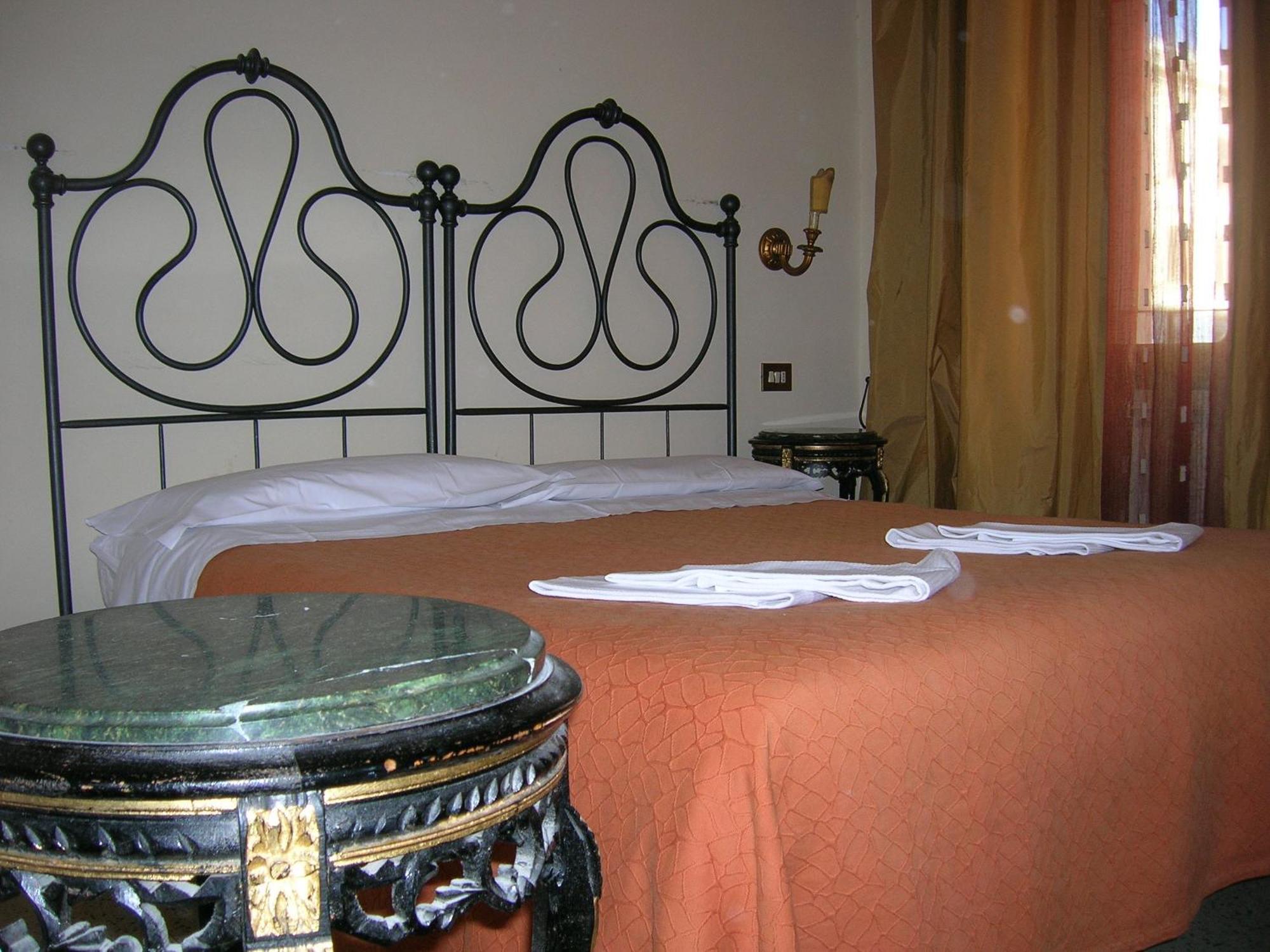 Maison De Marta Rome Bagian luar foto